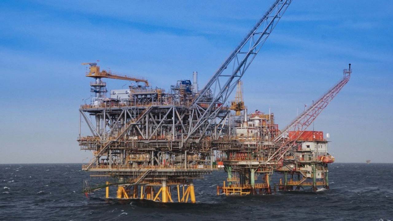 Harga Minyak Mentah Tembus USD 102,26, Dipicu Eskalasi Konflik Selat Hormuz
