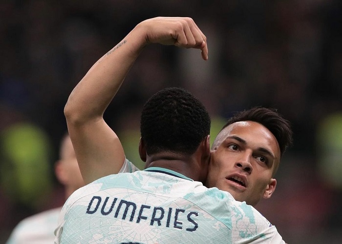 Lautaro Martinez Minta Fans Inter Milan Dukung Dumfries yang Sempat Dicemooh Karena Salah Umpan