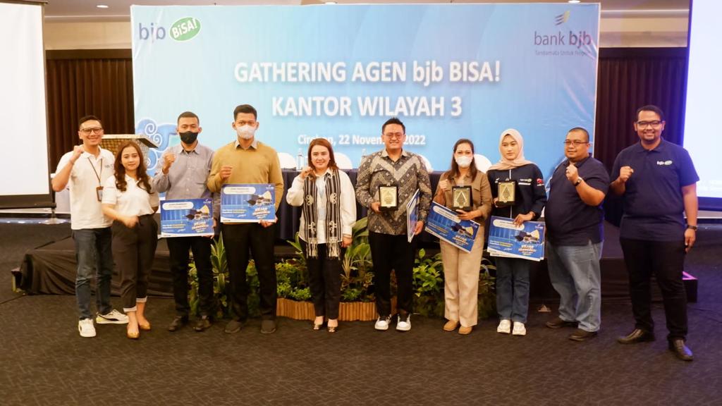 bank bjb Apresiasi dan Beri Hadiah Kepada Agen Laku Pandai bjb BiSA Terbaik