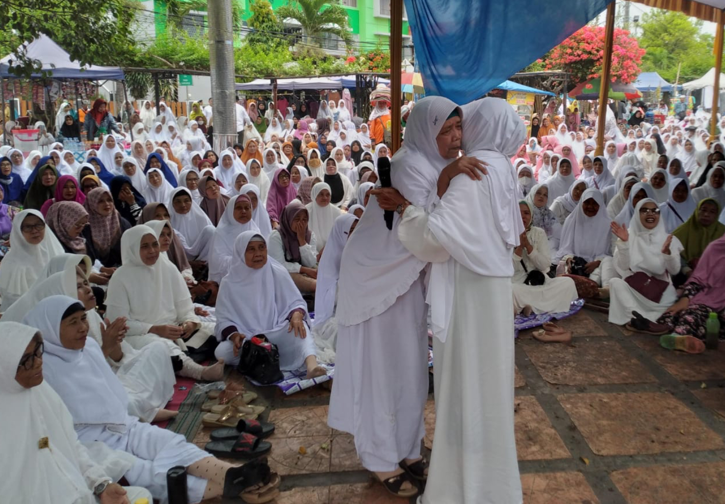 Wali Kota Banjar Beri Hadiah Umroh untuk Warga yang Rajin Baca Alquran, Perempuan Ini Pun Menangis Haru