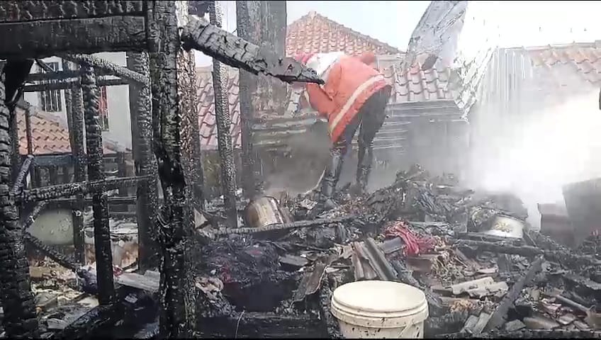 Rumah Dua Lantai di Empang Wetan Kota Tasikmalaya Kebakaran, Penyebab Masih Diselidiki