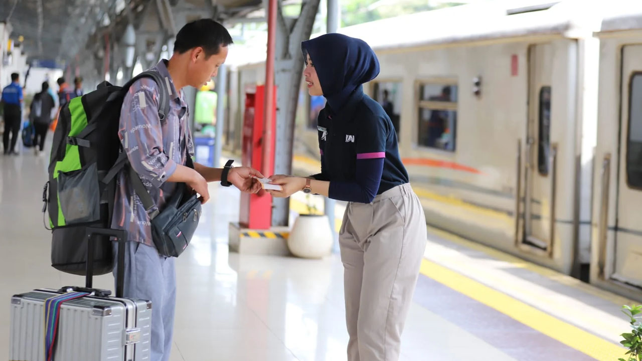 Tiket Kereta Nataru Masih Tersedia 2,1 Jutaan, Tiket Kereta Subsidi?