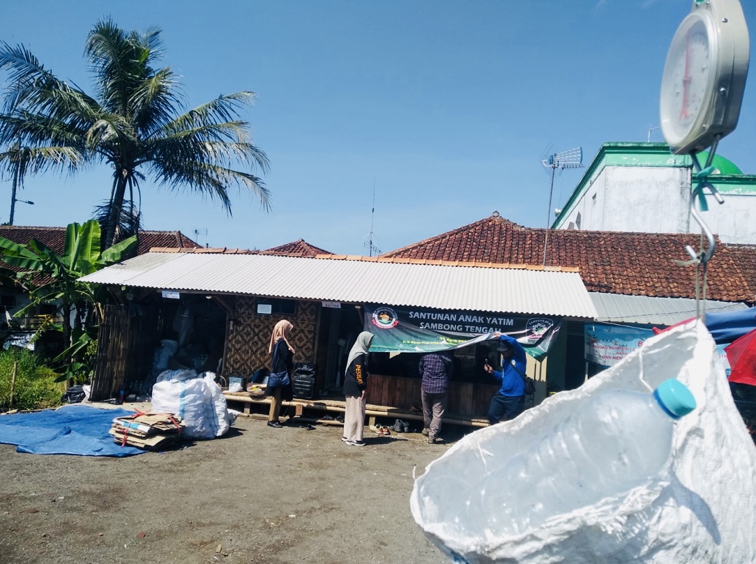 Warga Tasik Mau Beli Emas Pakai Sampah Tanpa Syarat di Bank Sampah, Ini Cara dan Tempatnya