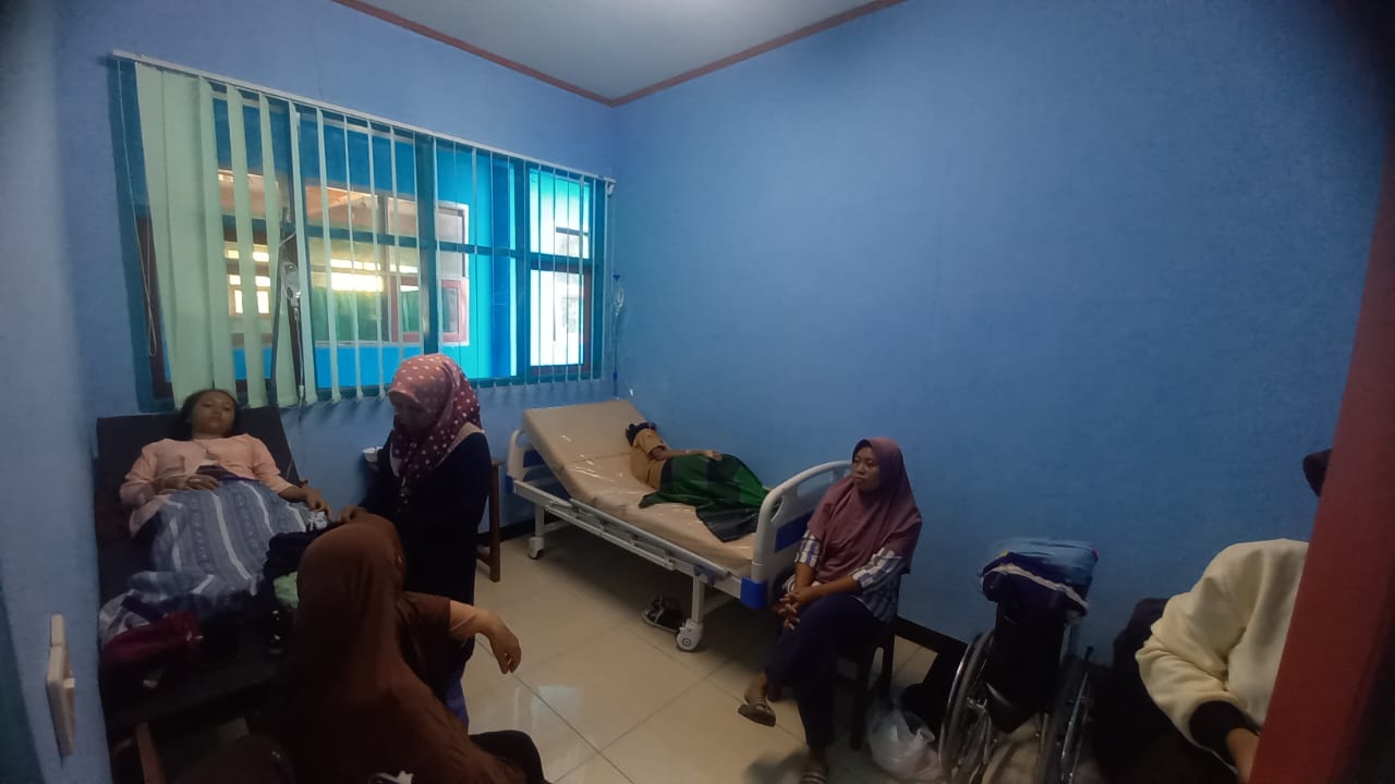 Puluhan Siswa SMA Negeri 1 Mangunjaya Kabupaten Pangandaran Diduga Keracunan Nasi Kotak