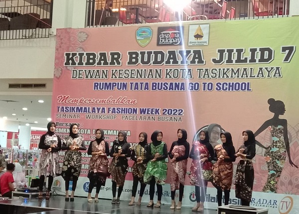 Keren! Tasikmalaya Fashion Week Diikuti Puluhan Siswa SMK, Dilaksanakan Rumpun Tata Busana DKKT