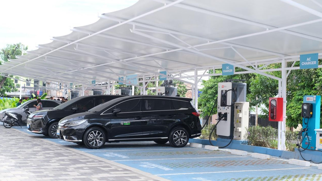 Dukung Green Lifestyle, PLN Bangun SPKLU Center Baru di Jakarta