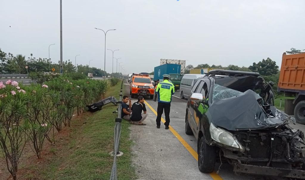  Kecelakaan di Tol Cipali Hari Ini: Minibus Tabrak Pantat Truk, Satu Orang Tewas, Begini Kronologinya