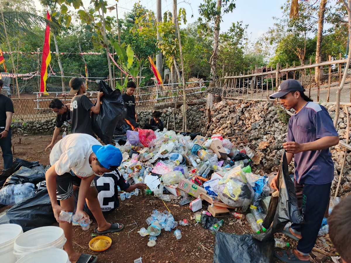 Cara Pengolahan Sampah, Kelompok 39 KKN-PPM Universitas Mercu Buana Yogyakarta Beri Edukasi dan Pelatihan