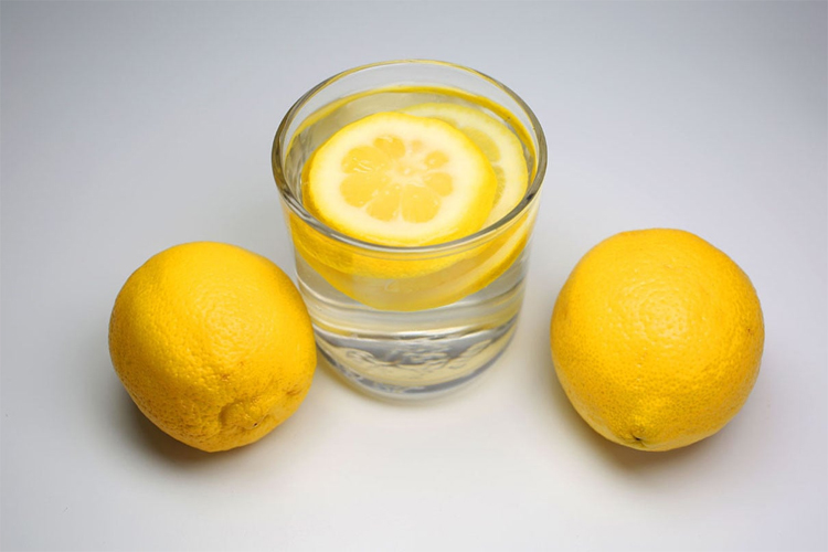 Khasiat Minum Air Lemon Campur Kunyit, 6 Penyakit Bisa Bubar