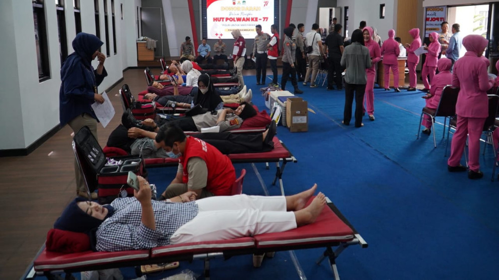 PMI Kekurangan Stok, Polres Tasikmalaya Sumbang 60 Kantong Darah