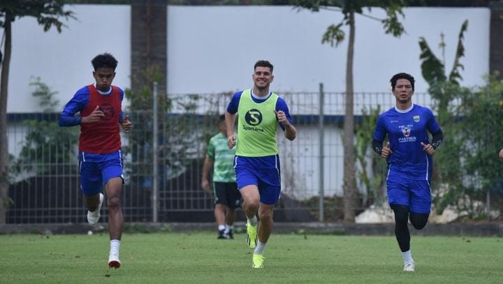 NICK Kuipers Rasakan Atmosfer Bagus Jelang Liga 1 2024-2025, Tak Alami Kendala di Sesi Latihan Persib