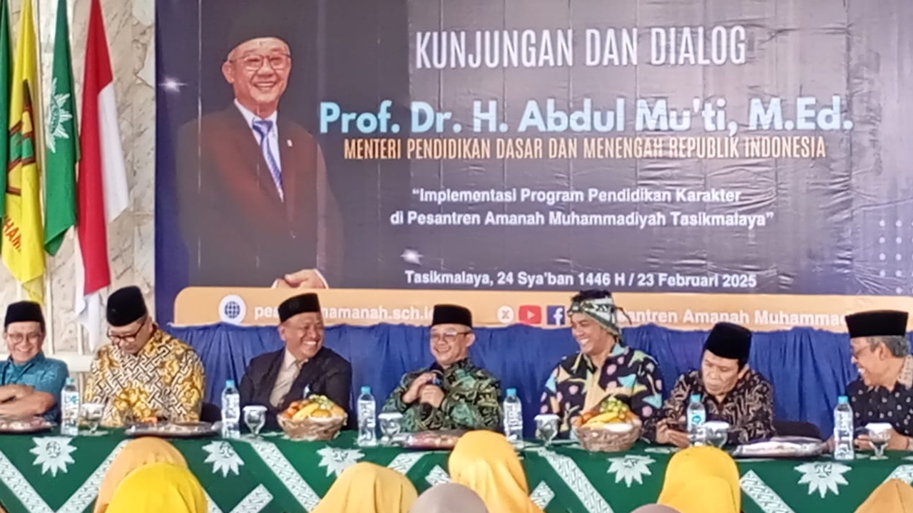 Kunjungi Pesantren Amanah, Mendikdasmen: Generasi Emas Bukan Generasi Cemas