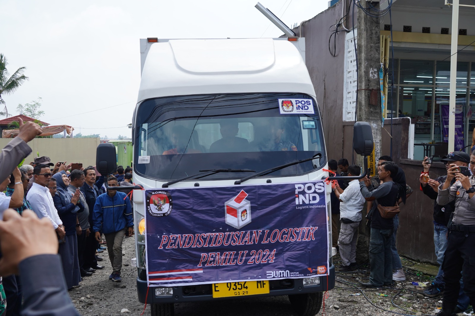 KPU Kabupaten Garut Mulai Distribusikan Logistik Pemilu 2024, Dapil Terjauh Didahulukan