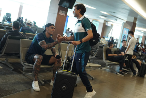 LOGIS, Penjelasan Luis Milla Soal Skuad Persib Berangkat ke Bali Sehari Jelang Hadapi Arema FC