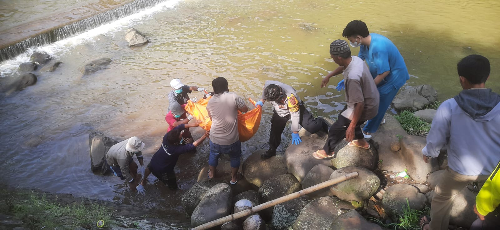 Warga Tasikmalaya ini Sore Hilang, Pagi Ditemukan Mengambang di Sungai Ciwulan