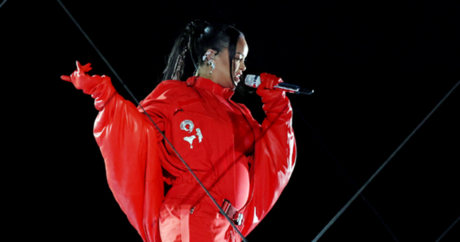 Rihanna Dipastikan Hamil Anak Kedua