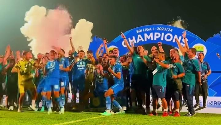 Pemain Persib Bandung Wariskan Jersey Final Championship Series Liga 1 2023/2024, Ini Cara Dapatkannya