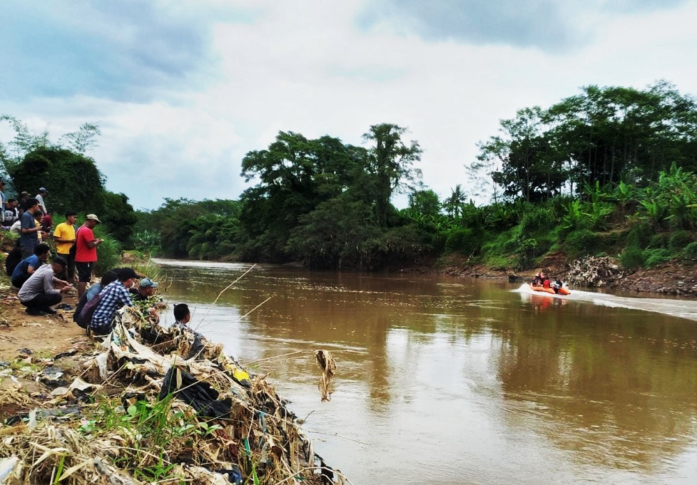 Dua Orang Pencari Biawak Hanyut dan Tenggelam saat Menyeberangi Sungai Citanduy Kota Banjar 