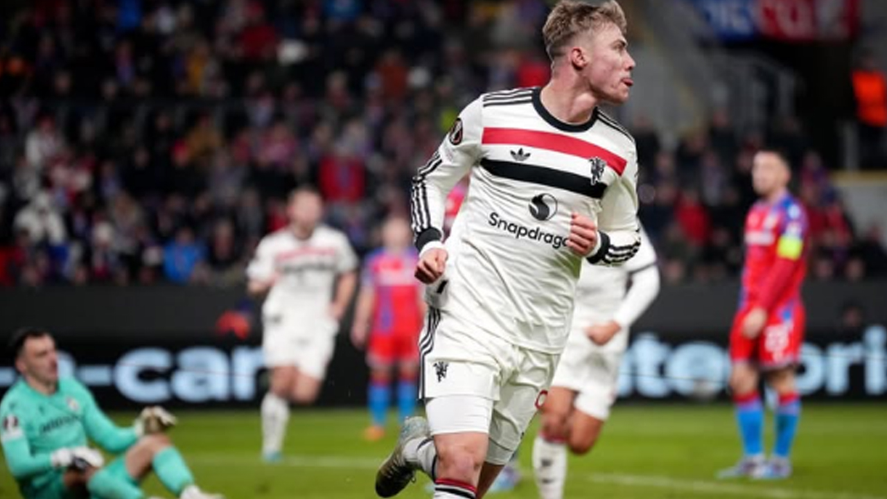 Juventus Incar Rasmus Hojlund, Jadon Sancho Kunci Negosiasi Transfer Manchester United