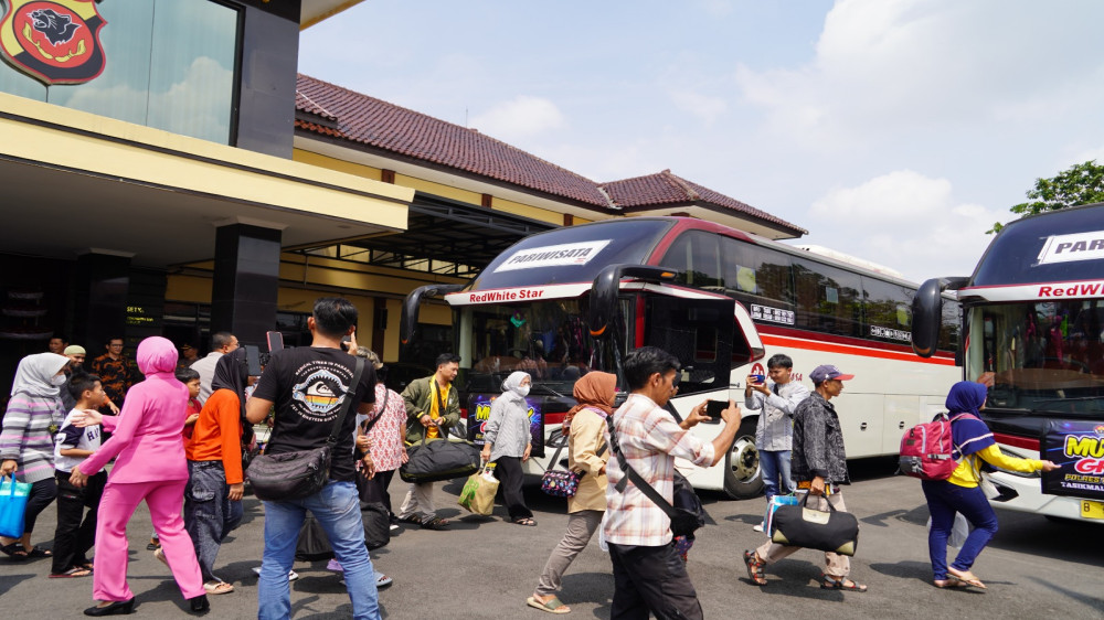 Polres Tasikmalaya Kota Berangkatkan 110 Pemudik ke Jogjakarta dan Solo Lewat Mudik Gratis