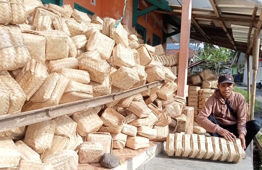 Perajin Pipiti Leuwisari Tasikmalaya Ketiban Berkah Ramadan