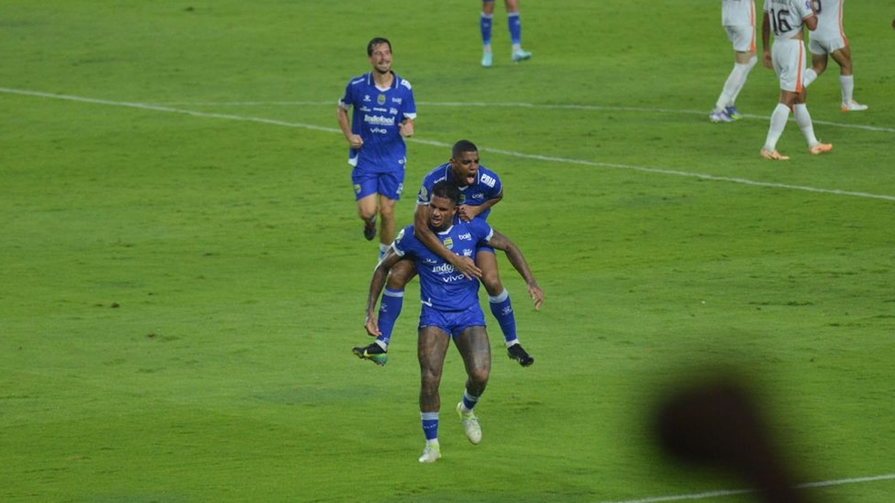 Fakta Persib vs Borneo: Ramon Cek Gol Perdana, Fitrah Tampil Perdana, Bobotoh Tribun VIP Meninggal