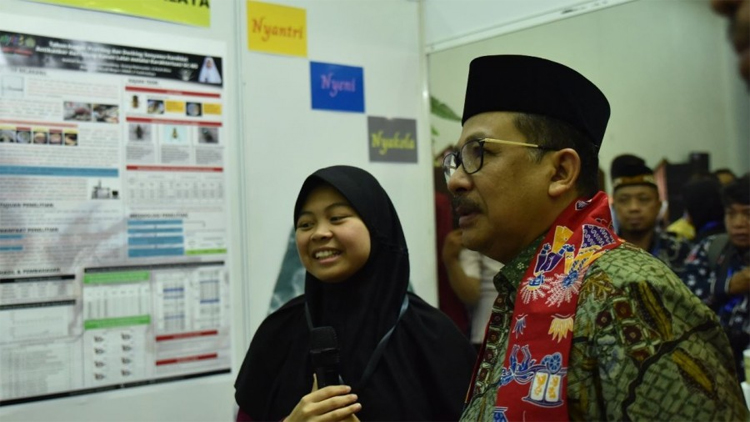 Teliti Manfaat Sayap Lalat sebagai Antikanker, Siswi MAN 2 Tasikmalaya Nabilah Husniyyah Juara II Myres 2022