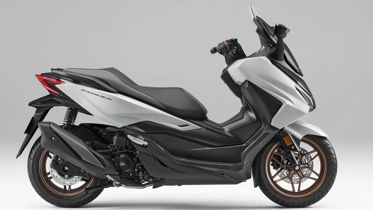 Kian Mewah Honda Forza Gunakan Panel Meter TFT 5 Inci dan Warna Eksklusif, Cek Harganya?