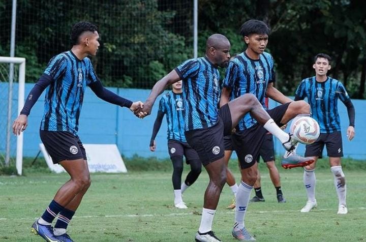 Pelatih Arema FC Ingatkan Pemain untuk Jaga Kesehatan di Bulan Ramadan 2024, Salah Satunya dengan Cara Ini