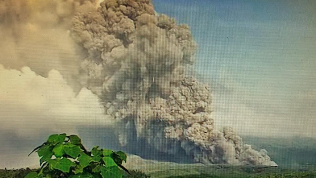 Fakta dan Data Erupsi Gunung Semeru, Meletus 4 Desember 2021 dan 2022, Kini Jepang Ikut Waspada