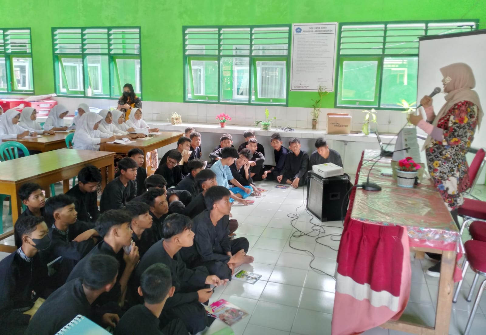 Dinkes Kota Banjar Keliling ke Sekolah-Sekolah Ingatkan Penyakit Menular Seksual