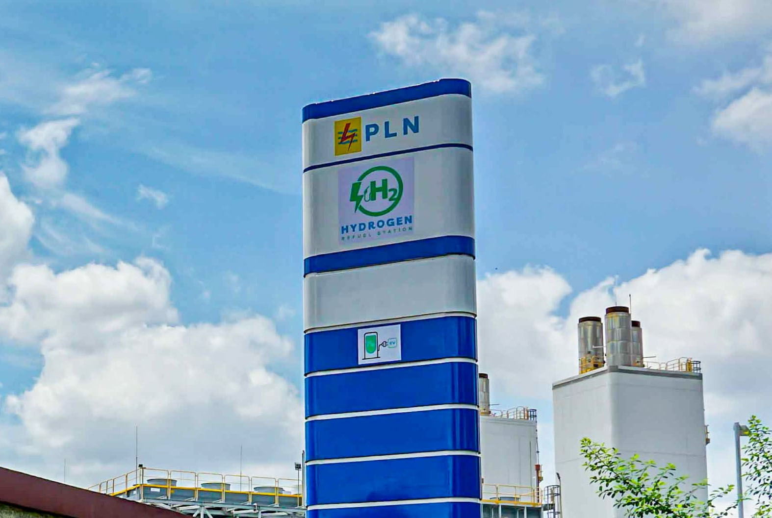 Segera Beroperasi Stasiun Pengisian Hidrogen Pertama di Indonesia, PLN Produksi Kendaraan Listrik Hidrogen