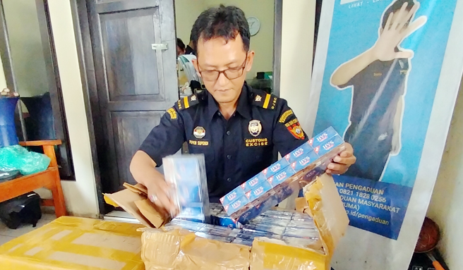 Harga Lebih Murah, Peminat Rokok Ilegal di Tasikmalaya Masih Banyak