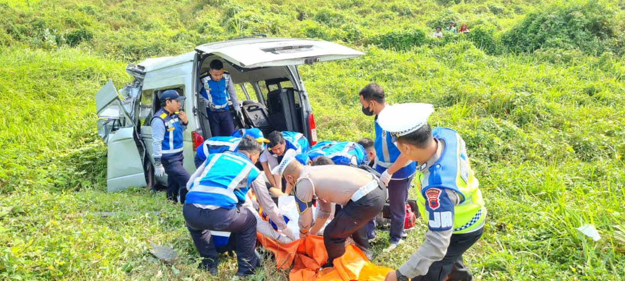 Nama 13 Korban Kecelakaan di Tol Batang-Semarang Hari Ini