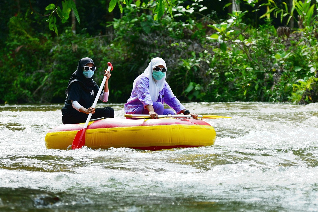 Seru, Tubing dan Rafting Cara Bermain Air di Taman Sungai Dumaring
