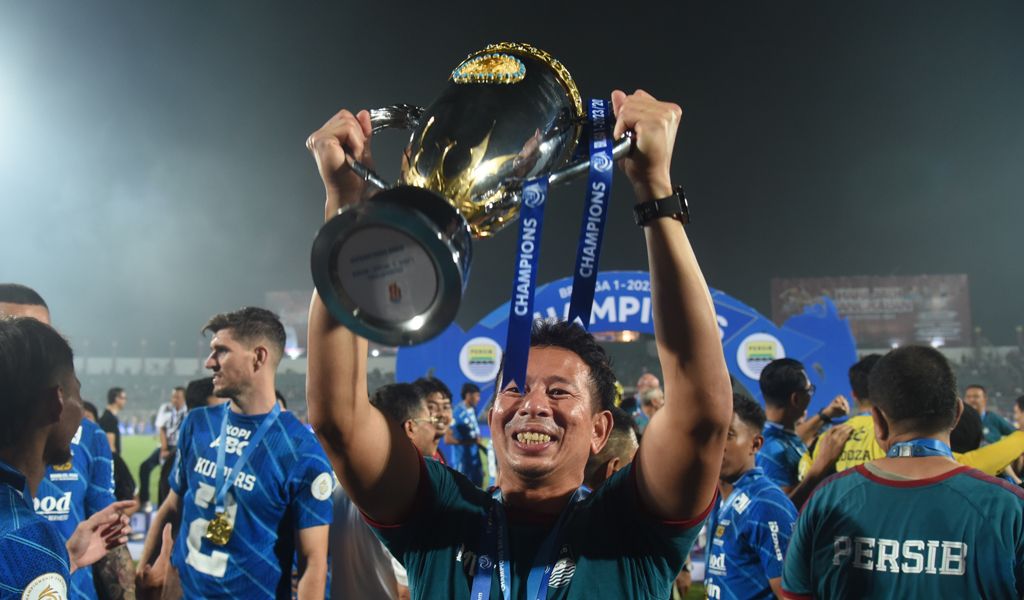 Ikuti Jejak Anwar Sanusi, I Made Wirawan Kembali Menorehkan Sejarah Bersama Persib Bandung saat Juara Liga 1