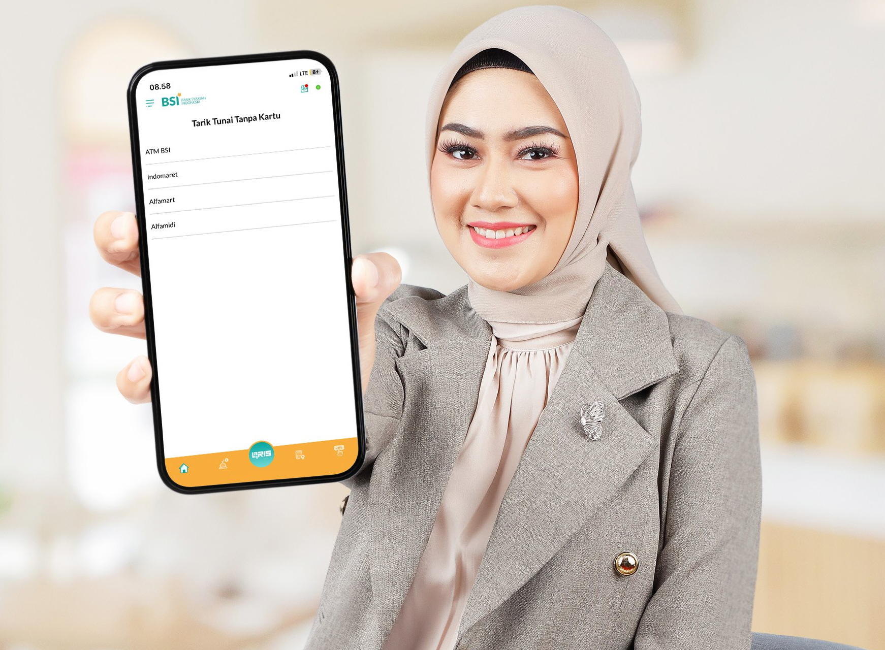 Nasabah BSI Bisa Tarik Tunai Tanpa Kartu di Alfamidi, Begini Caranya