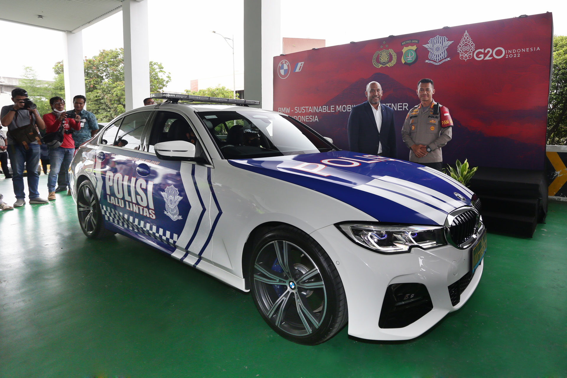 Mantap, BMW 330e M Sport Dipilih Jadi Kendaraan Resmi Pengawalan Presidensi G20