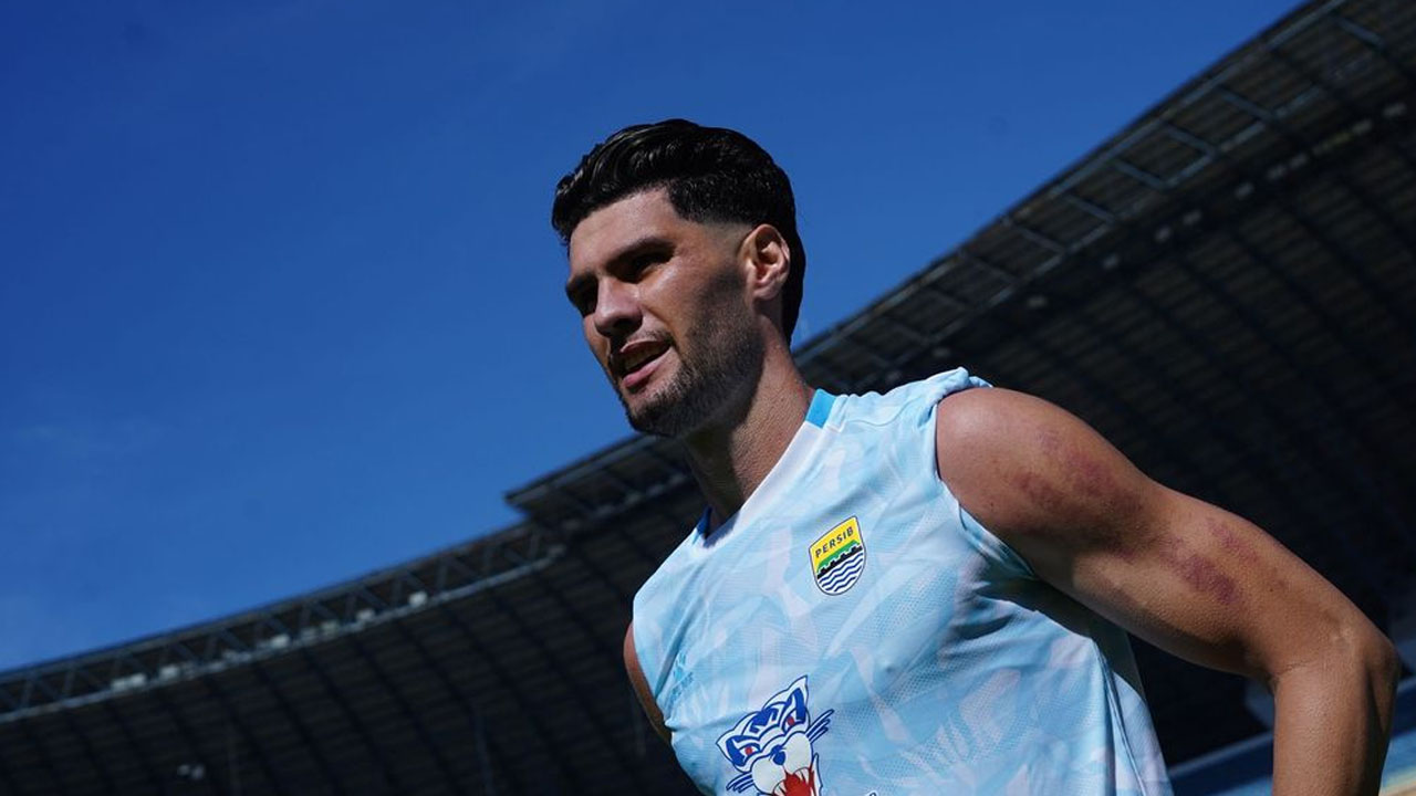 Julio Cesar Tak Sabar Jelang Lawan Persebaya, Suporter Tamu Dilarang Hadir di GBLA