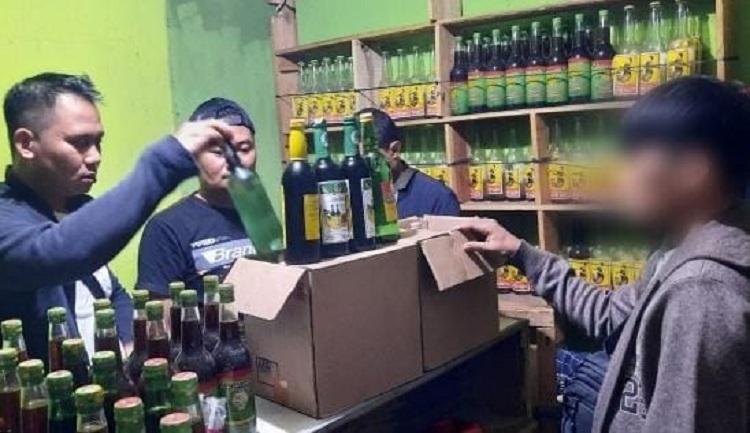 Sat Narkoba Polres Banjar Sapu Bersih Peredaran Miras di Kota Banjar