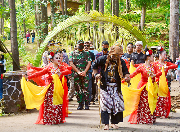 Komandan Kodim 0613 Ciamis Ajak Generasi Muda Lestarikan Budaya