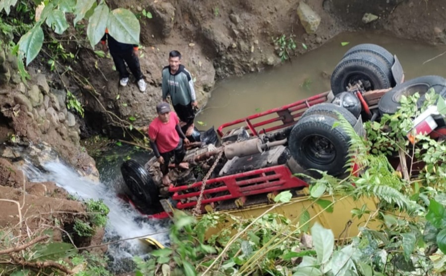 Tidak Kuat Menanjak, Truk Masuk Jurang di Cibalong Tasikmalaya, Sopir Meninggal Terjepit Kabin