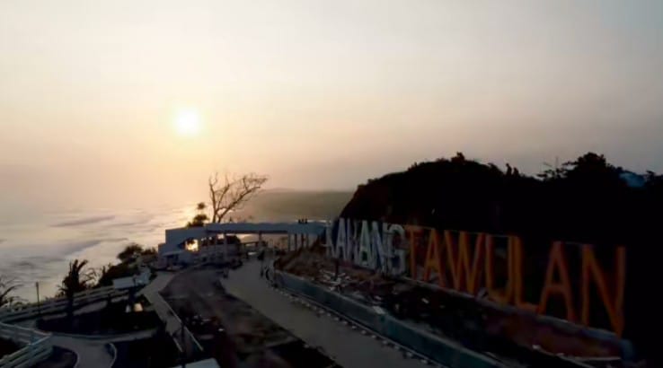 Pantai Karang Tawulan Tasikmalaya dengan Konsep Baru: Kereta Gantung, Kuliner, dan Penginapan yang Mengagumkan