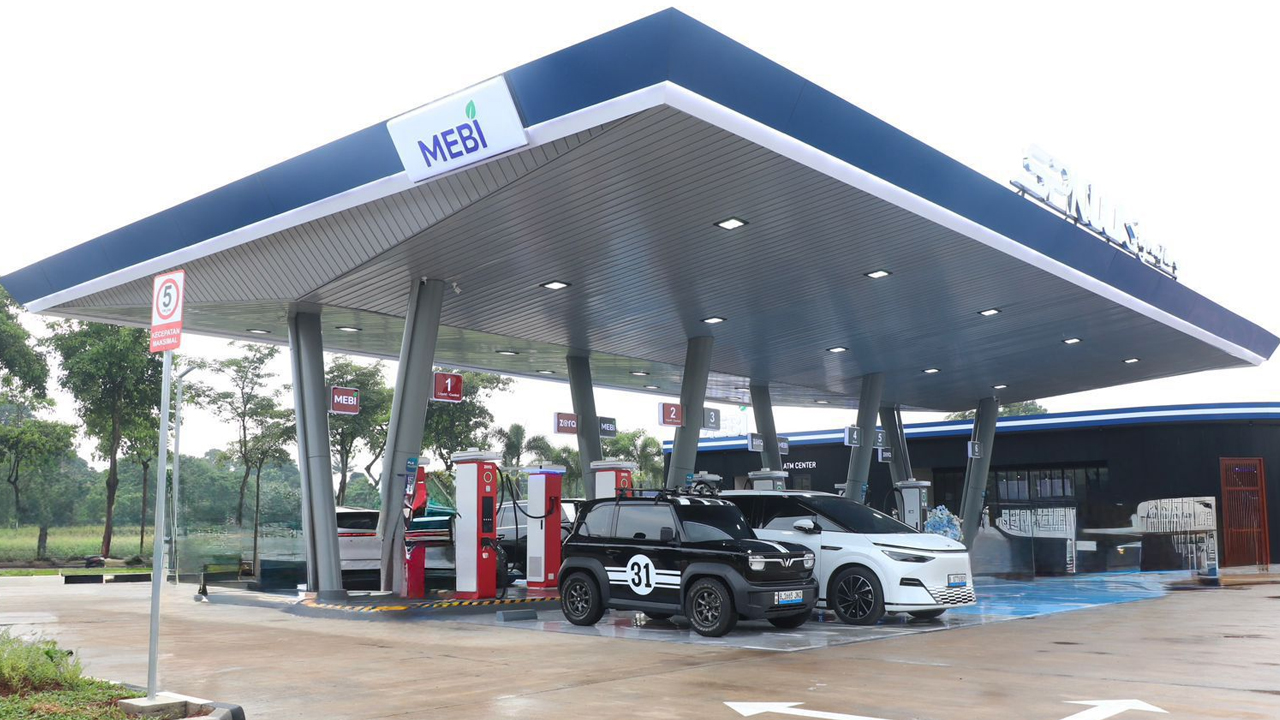 PLN Resmikan SPKLU Ultra-Fast Charging, Cas Mobil Listrik 20 Menit Saja