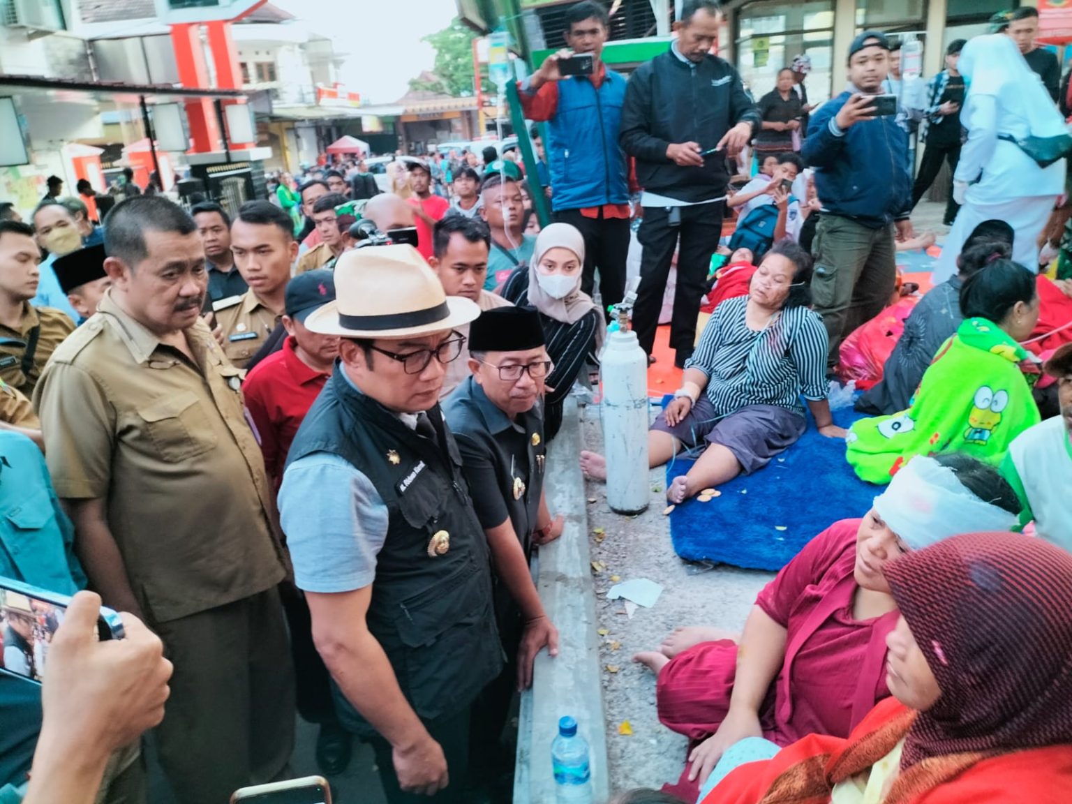 Gempa Terkini Cianjur, Ridwan Kamil Sambangi  Korban Gempa di RSUD Sayang