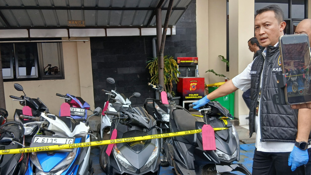 Drama Kejar-kejaran Polisi Tasikmalaya Berakhir, Bandit Motor dan 10 Barang Bukti Diamankan