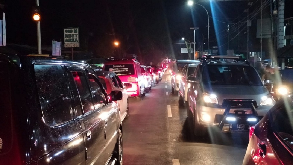 5 Titik Horor Perjalanan Tasik – Jakarta via Jalur Darat Sulit untuk 'Pamer Susu'