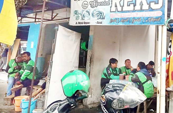 Ironis, Tarif Ojol Naik, Penumpang Sepi