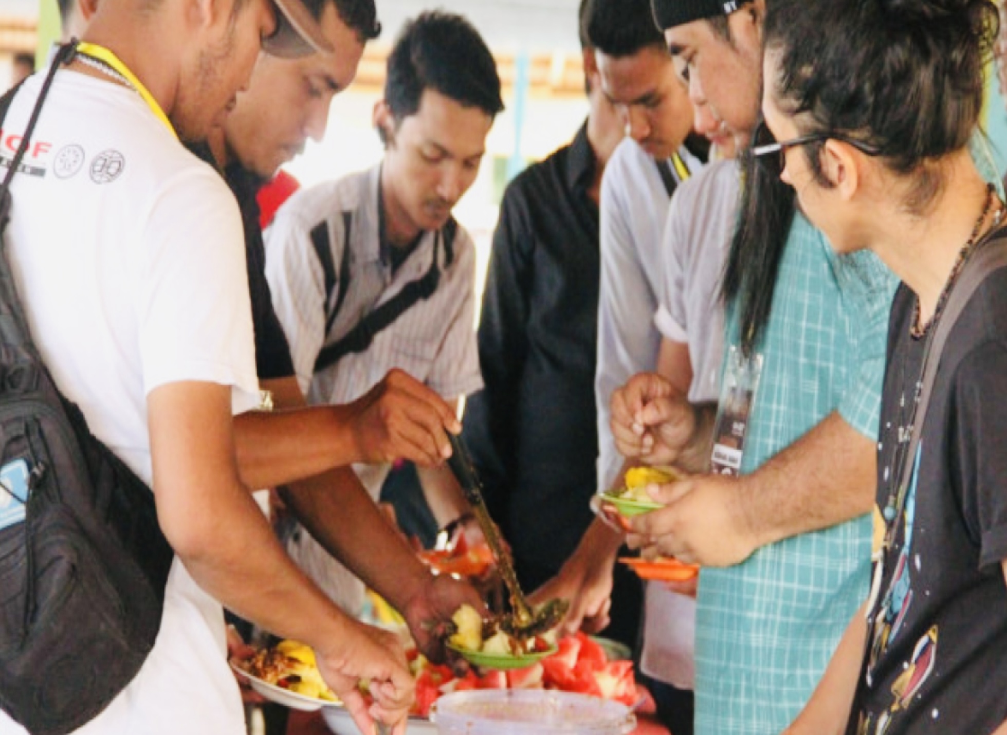 Menikmati Rujak Khas Aceh di Pantai Ujong Blang, Buah yang Disajikan Hanya Tumbuh di Bumi Rencong