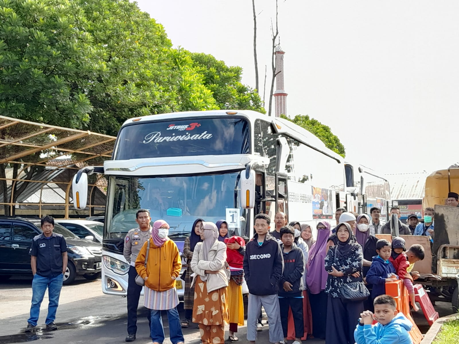 Polisi Berangkatkan 3 Bus Mudik Gratis Lebaran 2024 dari Garut Ke Jogjakarta dan Solo